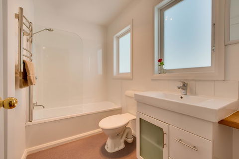 Rosehaven Cottage - Accommodation Mount Tamborine 16