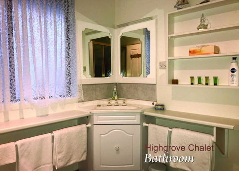 Highgrove - Accommodation Mount Tamborine 8