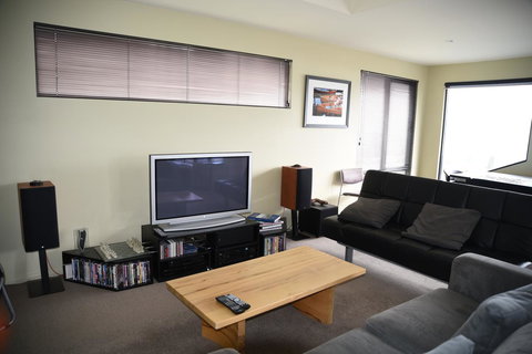 Studioat10 - Accommodation Mount Tamborine 3