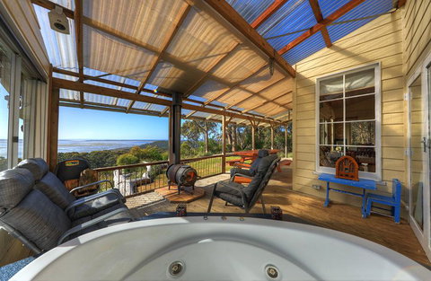 Island View Spa Cottage - Accommodation Mount Tamborine 8