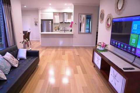 New Comfort House Near Box Hill - Accommodation Mount Tamborine 2