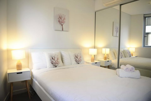 New SilkRoad Apartments Airport - Accommodation Mount Tamborine 2