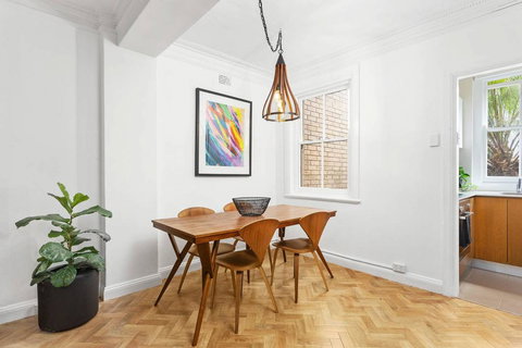 Newly Renovated Potts Point 2BR Art Deco - Accommodation Mount Tamborine 1