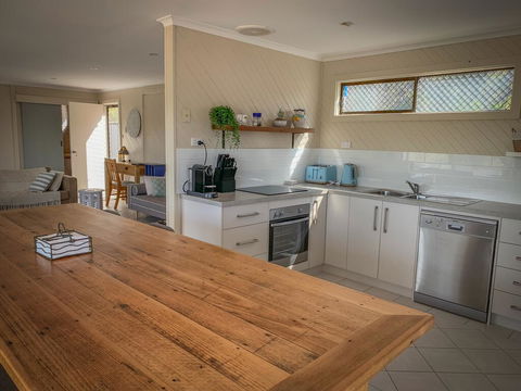 No. 10 Coffin Bay - Accommodation Mount Tamborine 2