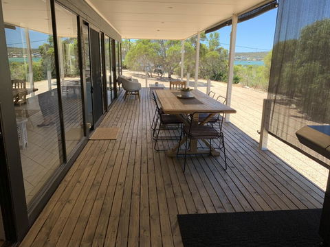 No. 10 Coffin Bay - Accommodation Mount Tamborine 0