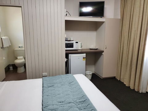 O'Sheas Windsor Hotel - Accommodation Mount Tamborine 2