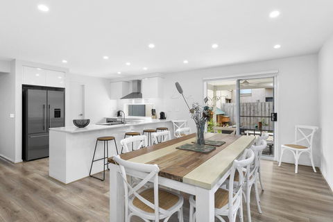 OCEAN BREEZE Family Home - Accommodation Mount Tamborine 1