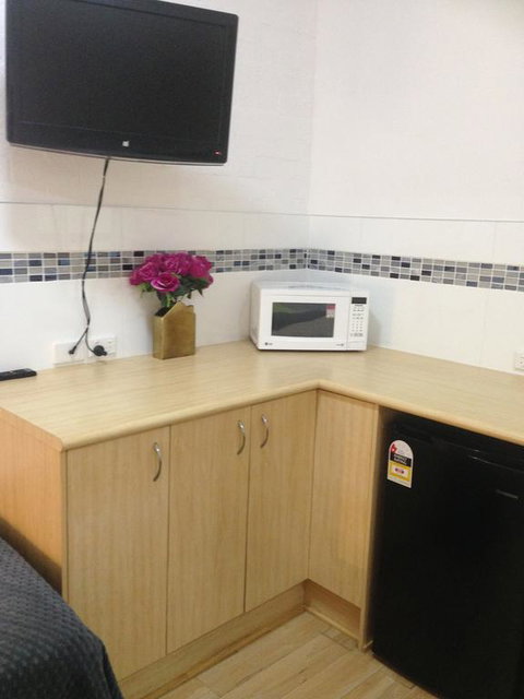 Ocean Shores Motel - Accommodation Mount Tamborine 2