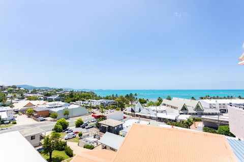 OCEAN VIEWS 10 - Accommodation Mount Tamborine 2