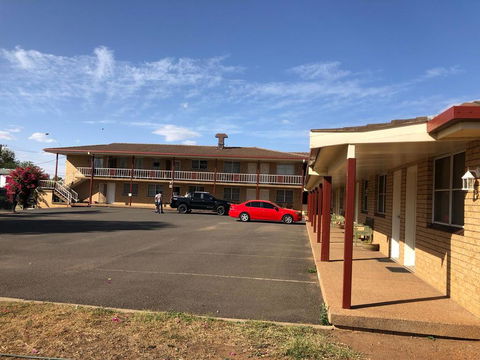 OVERLANDER MOTOR LODGE - Accommodation Mount Tamborine 0