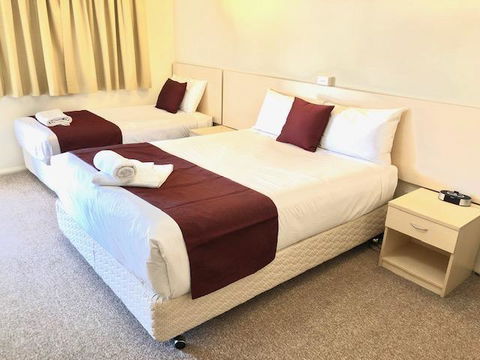 OVERLANDER MOTOR LODGE - Accommodation Mount Tamborine 1