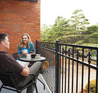 Oxley Court Serviced Apartments - Accommodation Mount Tamborine