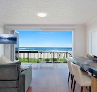 Palm Beach Beachfront Townhouse - Accommodation Mount Tamborine