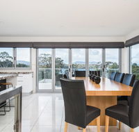 Paradise Point - Tamar Valley 14 Persons Residence with pool - Accommodation Mount Tamborine