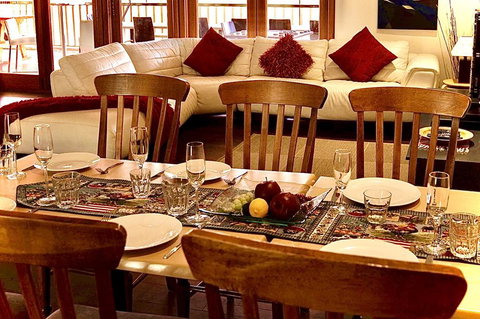 Pemberton Lodge - Accommodation Mount Tamborine 2