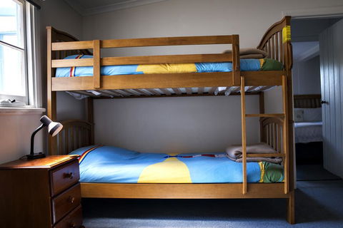 Pettit Cottage - Accommodation Mount Tamborine 0