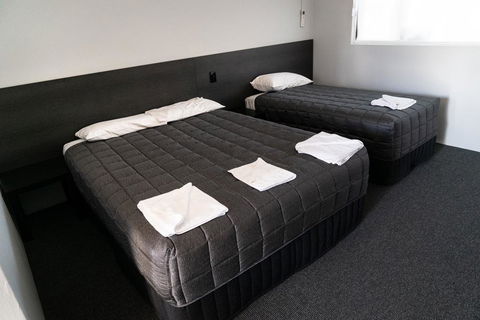 Plumpton Hotel - Accommodation Mount Tamborine 2