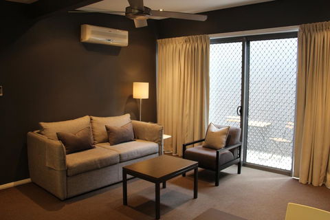 Portman House - Accommodation Mount Tamborine 3