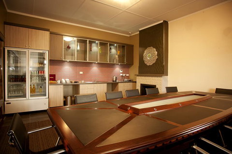 Prince Of Wales Hotel, Bunbury - Accommodation Mount Tamborine 1