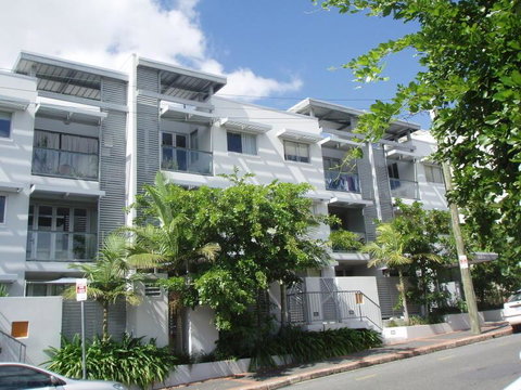 Private Room In The Valley - Accommodation Mount Tamborine 1