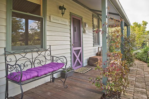 Quince Cottage - Accommodation Mount Tamborine 0