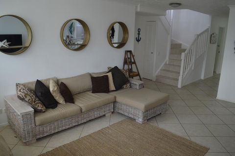 RAINBOW BAY 3 Bed Ocean Views & SPA On Roof Terrace - Accommodation Mount Tamborine 3