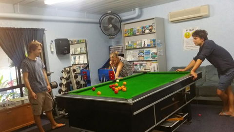 Reef Lodge Backpackers - Accommodation Mount Tamborine 2