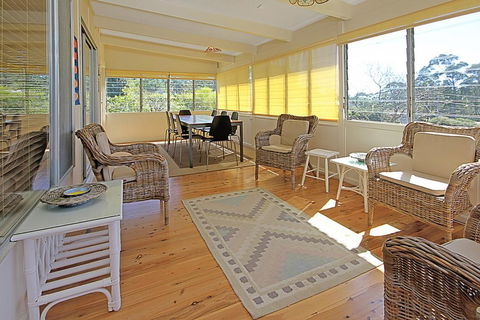 REST ASHORE At MOLLYMOOK - Accommodation Mount Tamborine 1