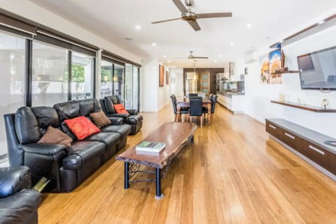 RL Apartments 3 Simms St - Accommodation Mount Tamborine 0