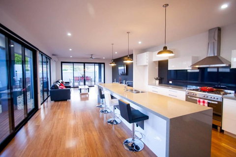 RL Apartments 3 Simms St - Accommodation Mount Tamborine 2