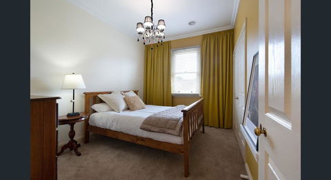 Roalies Farm House - Accommodation Mount Tamborine 1