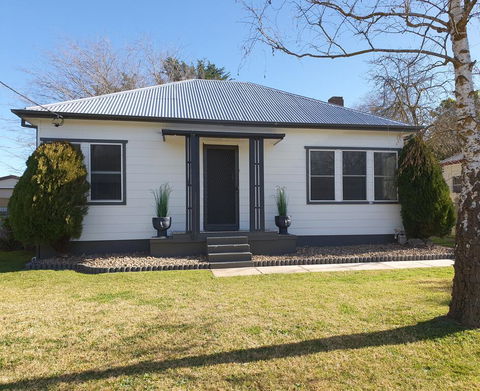 Ronelle Cottage - Accommodation Mount Tamborine 0