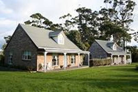 Rosebank Cottage Collection - Accommodation Mount Tamborine 3