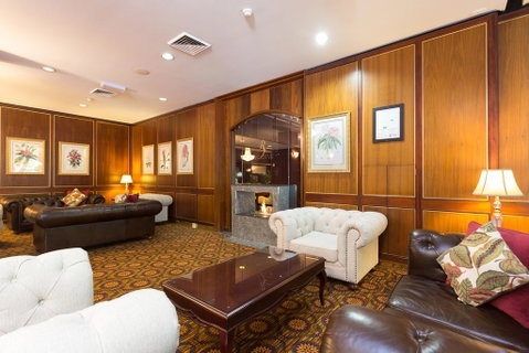 Royal On The Park - Accommodation Mount Tamborine 2