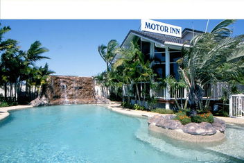 Runaway Bay Motor Inn with Accommodation Mount Tamborine