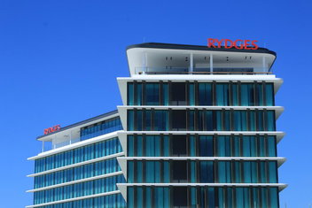 Rydges Gold Coast Airport with Accommodation Mount Tamborine