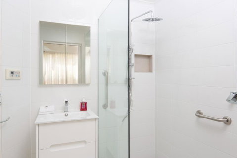 SAILS TWO - INVERLOCH - Accommodation Mount Tamborine 2