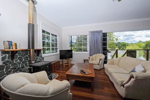 Samford Lakes - Accommodation Mount Tamborine 0