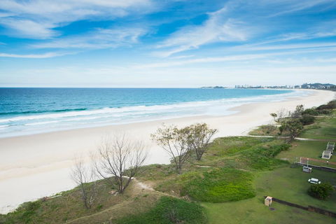 San Simeon Beachfront Apartments Tugun - Accommodation Mount Tamborine 0