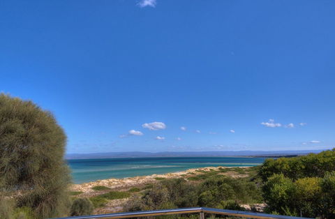 Sandbar Beach House - Accommodation Mount Tamborine 3