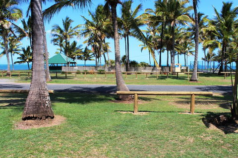 Sarina Beach Motel - Accommodation Mount Tamborine 1