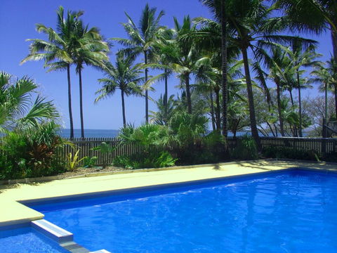Sarina Beach Motel - Accommodation Mount Tamborine 0