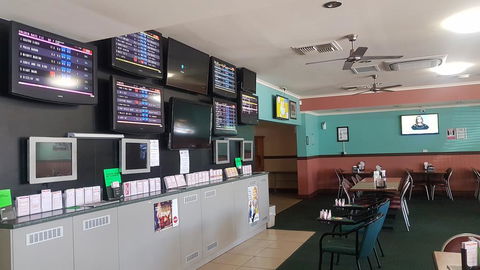 Sarina Hotel - Accommodation Mount Tamborine 1