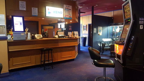 Sarina Hotel - Accommodation Mount Tamborine 2