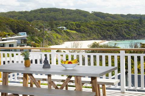 Seal Rocks Beach House ....Sugarloaf - Accommodation Mount Tamborine 2