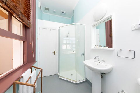 Seal Rocks Lighthouse Cottages - Accommodation Mount Tamborine 2