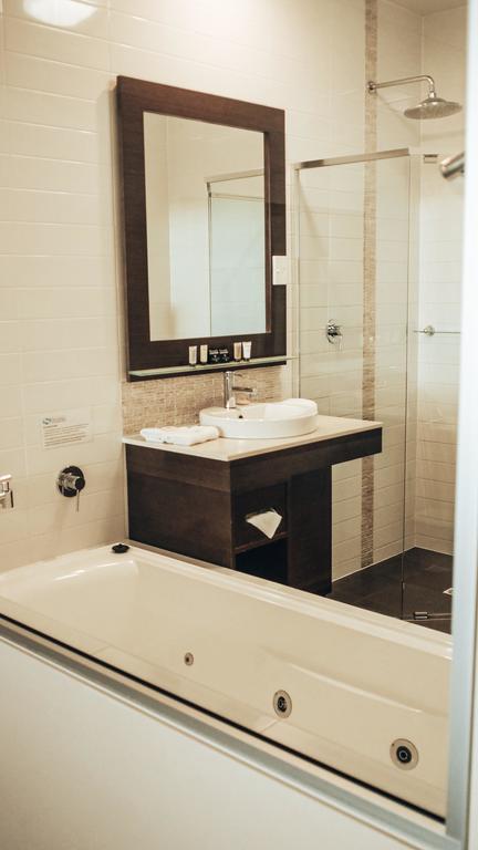 Sfera's Park Suites & Convention Centre - Accommodation Mount Tamborine 3