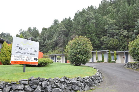 Silver Hills Motel - Accommodation Mount Tamborine 0