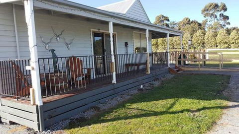 Silverbirch Cottage - Accommodation Mount Tamborine 0