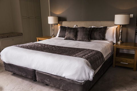 Simmers Serviced Apartments - Accommodation Mount Tamborine 1